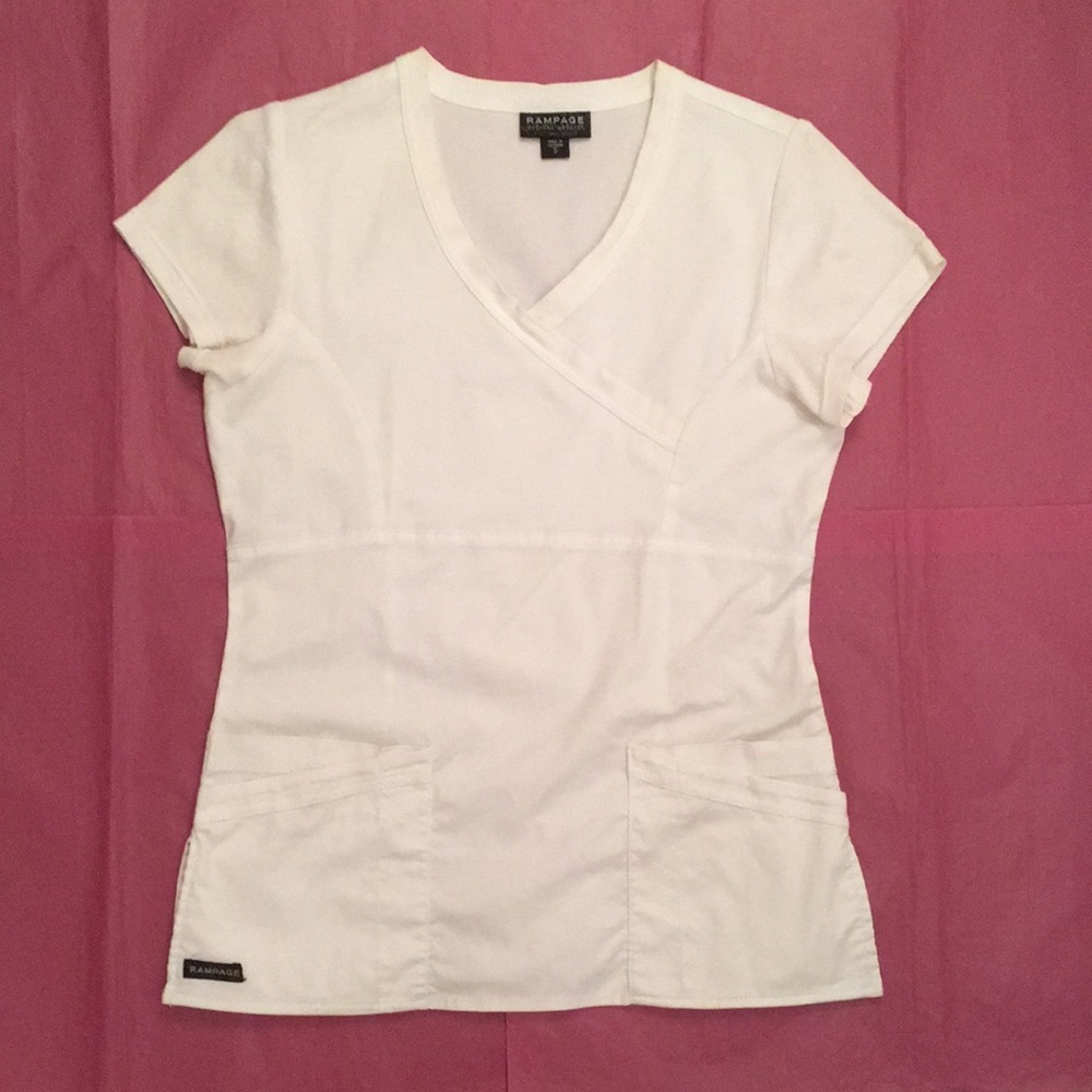 Rampage Solid White Scrub Top Size Small